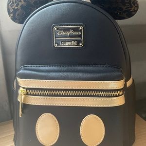 Disney parks pirates loungefly